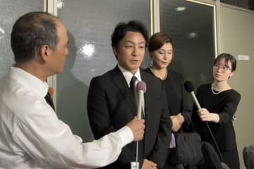 片岡愛之助・藤原紀香夫妻　ケイダッシュ・川村会長の通夜で沈痛「つい先日まで本当にお元気だった」