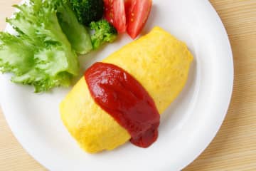 料理研究家リュウジ「革命だよ」と豪語、”世界一簡単”な『オムライス』の作り方が話題！ネットでも絶賛の声多数「こういうのほんと最高！！！」「まじで需要しかない」「りゅうじさん天才」
