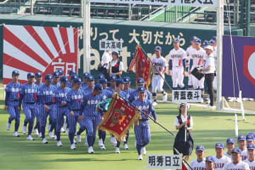 高校野球NHK中継で「初めて見る」と話題沸騰のユニホーム　視聴者は色に驚き「被らなくて良い」