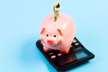 年金暮らしが厳しい高齢者に「月5000円」支給される制度がある？「年金生活者支援給付金」とは？