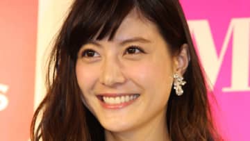 「可愛くて泣きました」「天使すぎるかわいい」日本代表OBの36歳モデル妻、20周年ファンミ開催でファン大感激