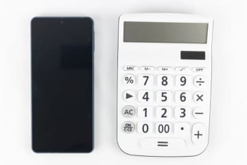 「通信速度の安定」を優先し、大手キャリアに月1万円払っています。月5000円の格安SIMにしても通信速度は基本保証されますか？