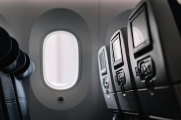 日本の空港で「お土産」の機内持ち込み拒否された中国人、その場で食べる―香港メディア