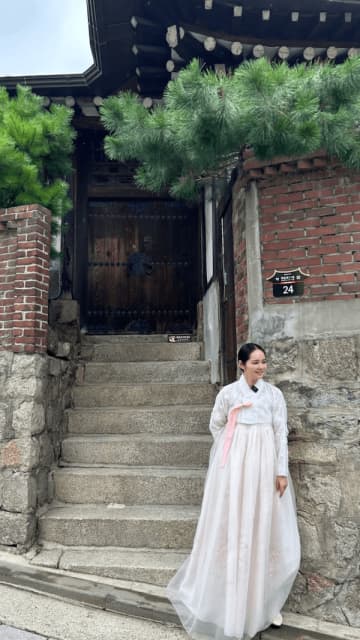『太陽を抱く月』を思い出す…女優ハン・ガイン、端正な韓服姿で放った“変わらぬ美しさ”【PHOTO】