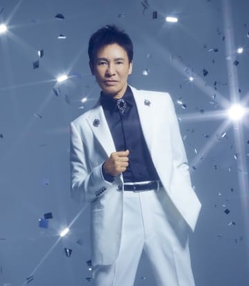 郷ひろみ、ベストアルバム収録曲＆ジャケ写公開　約4,000件のファン投票で選ばれた15曲が揃う