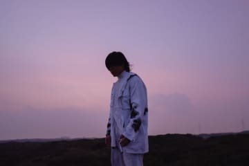 RLOEVO、新曲「瞬きをしていた」本日リリース＋新アー写公開も