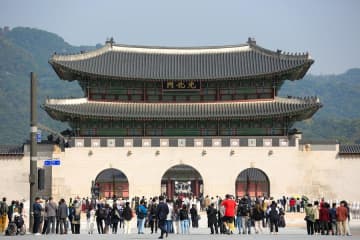 韓国、中国人団体観光のビザ免除へ　9月末から