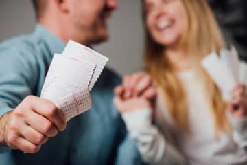 宝くじで大当たりした人は不幸になる…？実際にあった3つの逸話