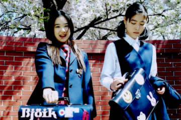 「久しぶりに観たけどやっぱ面白い！」19歳の上野樹里＆ブレイク前の蒼井優共演『亀は意外と速く泳ぐ』リバイバル上映