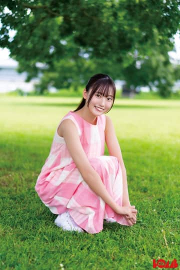 日向坂46・大田美月、ピンクのノースリーブワンピで爽やか笑顔