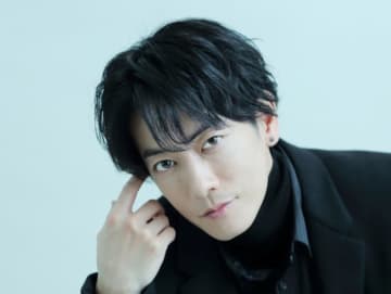 佐藤健、表参道カフェにサプライズ来店！　居合わせた客に全おごりで拍手喝采