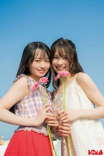AKB48・伊藤百花＆花田藍衣、初ペアグラビアでわちゃわちゃ