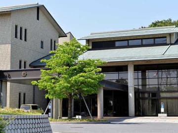 ミス…159人に給付金を誤って支給　少ない支払いだった53人、不足分1万～12万円を改めて支給へ　システムに誤りがあり業者が気付く　多く支払われた106人、オーバーした1万～9万円を返還してもらうことに