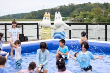 ムーミンバレーパーク宮沢湖「湖上のテラス」新エリアが待望のオープン
