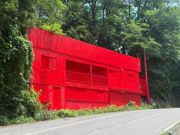 “悪夢体験“を謳う施設「REDBOX」が奇怪　私の住居と主張する「池野実」も現る