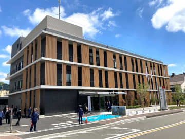 神奈川県警の警察官、交番で現金賭けトランプ　6人で「大富豪」、懲戒処分に