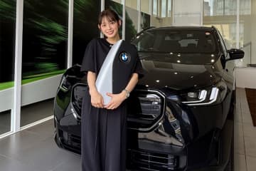 《事務所退所から2年》28歳女優　800万超え高級車、時計は1000万円弱…インスタでの“超リッチ生活”に衝撃の声