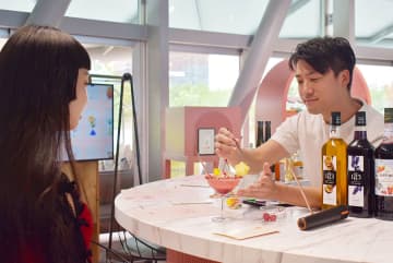 梅田でスマドリ限定バー、カクテルは２０万通りの組み合わせ