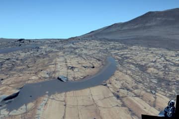 「最もクリアな火星パノラマ写真」NASAが公開。パーサヴィアランスが撮影した86枚を合成