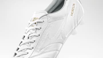 ミズノ、大人気サッカースパイクが「史上最軽量」で登場！本日10時発売…争奪戦必至の特別モデル