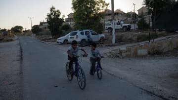 56歳男性が14歳少年に暴行…路上でサッカーをする少年らを注意も無視され激昂か