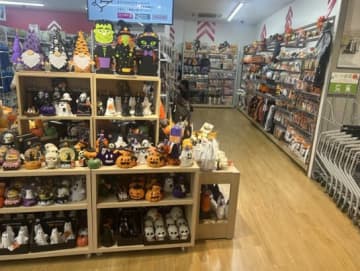 ダイソー、8月上旬からハロウィン開始→『去年出遅れて後悔したから助かる』と「フライング歓迎派」から感謝の声。