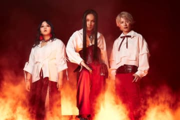 女王蜂のワンマンライブ「アヴちゃん聖誕祭205」Zepp ダイバーシティ東京で開催