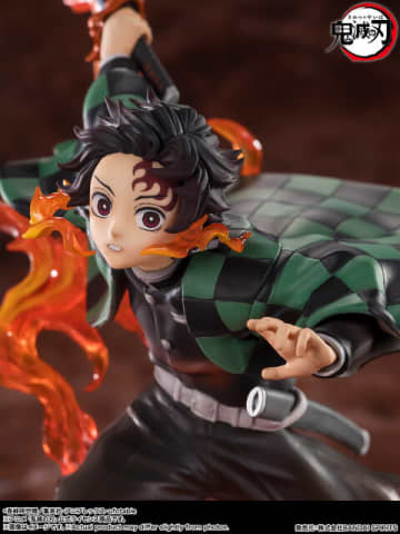 「鬼滅の刃」フィギュアが発売！ヒノカミ神楽発動時の「竈門炭治郎 煉獄鍔ver.」と、”霹靂一閃”が決まる「我妻善逸」の2商品