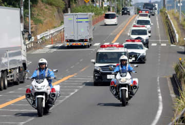 2人死亡事故教訓に「安全運転を」　神奈川・山北町の国道246号、現場周辺で合同パトロール