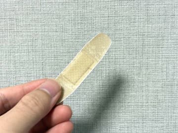絆創膏、どうやって貼ってる？　自衛隊のアイディアに「目からウロコ」