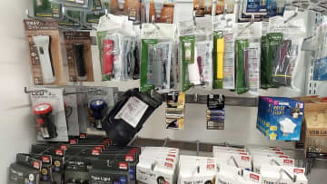ダイソーの懐中電灯、どれが“買い”か？防災士が選んだ買うならこの1本に決まり