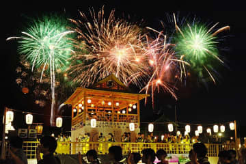 花火×踊りで盛り上がる！兵庫・丹波篠山の「デカンショ祭」が今年も開催へ