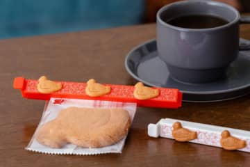 「鳩サブレー」の可愛すぎるグッズが8月10日の"鳩の日"限定で登場♡期間限定のお得価格も見逃せない。