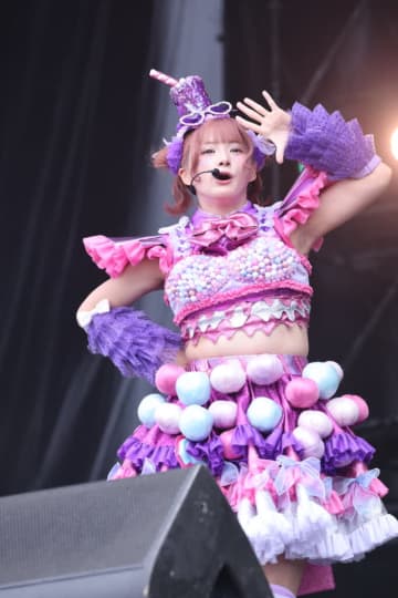 【速レポ】＜LuckyFes’25＞しなこ、RAINBOW STAGEトップバッター「今日が人生で初めてのフェス出演、光栄です！」