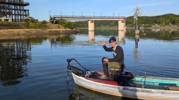 【大会優勝のテクニックを公開】通算3回目の高滝湖。ホームの釣りを信じて上流勝負！ 「一回、岸に乗せてから落とすと反応が変わります」