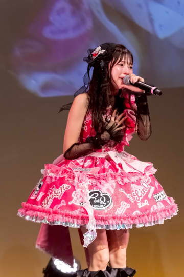 14年のアイドル人生に終幕…LinQのセンター髙木悠未、活躍と苦労を知る家族の手紙&メンバーへのサプライズに涙