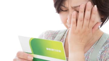 お願い、もう何もしないで！〈月額18万円〉の老人ホームで変わり果てた82歳母、初めての「老人ホーム請求額」に目を疑う52歳長女。「良かれと思った選択」の残酷な結末