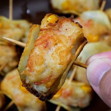 【はんぺんとカニカマを混ぜるだけでおつまみ！】食感最高♡サクふわ！はんぺんとカニカマの揚げ焼きポテトサンド風