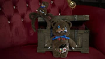 ハミクマがUSJを飛び出しハリウッド＆フロリダ＆北京に登場　ホラーナイトでグッズを発売