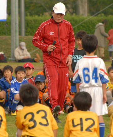 釜本邦茂さん死去　「日本サッカー界の先駆者」　茨城県関係者からも追悼の声