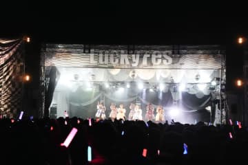 【速レポ】＜LuckyFes’25＞SWEET STEADY、初出演でHILLS STAGEトリ「みんなでラッキーできますか？」