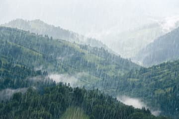 英語「Heavy rain warning」の意味って？