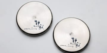 【ミニレビュー】揺るがぬ音場、スイング式インシュレーターSerenity「SWI-10」