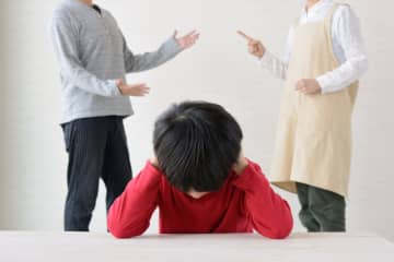 子どもにトラウマを植え付ける親のNG行動11選！気づかずやっていませんか？