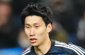 【サッカー日本代表】鎌田大地はヒザを傷め検査へ「個人的なフィーリングでは、あまり悪くないと思う」。コミュニティシールドのリバプール戦、28分で交代に