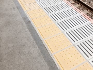 中3男子が死亡…電車にはねられる　駅ホームにいた15歳　西武線が最大1時間28分の遅れ　所持品から名前など確認、家族に連絡