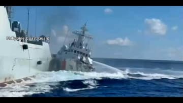 中国海軍と中国海警局の船が激しく衝突…フィリピン船への妨害行為の最中に“同士打ち”　南シナ海・スカボロー礁周辺