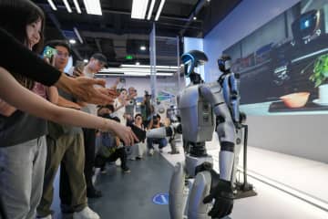 人型ロボットに特化した「4S店」、北京にオープン