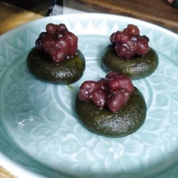 お盆の迎え団子（茶団子）