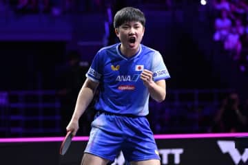 張本智和が３年ぶりの優勝!!  世界王者・王楚欽を４-２で撃破、過去２勝12敗の強敵から大金星【卓球WTTチャンピオンズ横浜】